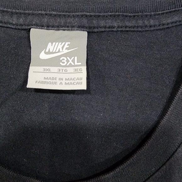 Nike vintage LeBron James t-shirt - Picture 3 of 5